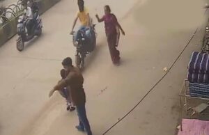 Chhattisgarh: चलती स्कूल वैन का गेट खुलने से सड़क पर गिरा मासूम, सुरक्षा व्यवस्था पर उठे सवाल