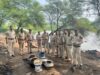 CG Breaking: अवैध शराब के खिलाफ कार्रवाई करने पहुंची पुलिस पर हमला, 6 ग्रामीणों पर कसा शिकंजा