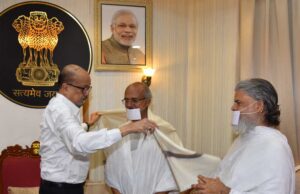 राज्यपाल डेका से मिले सर्वोदय शांति पदयात्रा के संत, विभिन्न विषयों पर हुई चर्चा