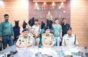 पुलिस का बड़ा खुलासा: सोना-चांदी, कार सहित 16.50 लाख की संपत्ति बरामद, 5 आरोपी गिरफ्तार