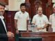 सरकारी गाड़ियों के साथ ₹1 लाख मासिक भत्ता देने के फैसले पर सियासी टकराव