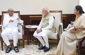 महाराष्ट्र की राजनीति में नया ट्विस्ट! शरद पवार गुट के सांसद PM मोदी से मिले, क्या है संकेत?