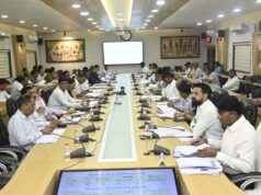 प्रभारी सचिव ने विभागवार योजनाओं और कार्यक्रमों की प्रगति की समीक्षा की