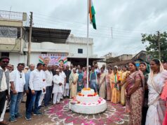 नगरी में विधायक अंबिका मरकाम ने फहराया तिरंगा, एकता और लोकतांत्रिक मूल्यों की रक्षा का लिया संकल्प