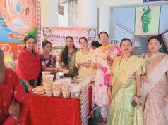 जगदलपुर कलेक्टोरेट में लगी प्रदर्शनी बनी आकर्षण का केंद्र ‘वोकल फॉर लोकल’ को मिला बढ़ावा