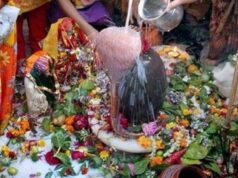 हर-हर महादेव से गूंजे शिवालय, सावन के अंतिम सोमवार भक्तों ने किया जलाभिषेक