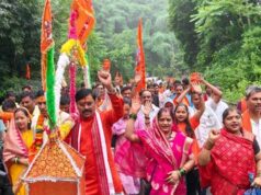 मंत्री लोधी ने उठाई कांवड़