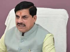 मुख्यमंत्री डॉ. यादव ने प्रतिभाशाली बेटियों को स्वर्ण शारदा स्कॉलरशिप की राशि प्रदान की