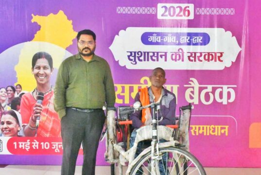 एक आवेदन से आसान हुई दिव्यांग अशोक की राह, आवेदन के दिन ही मिली ट्राईसायकल