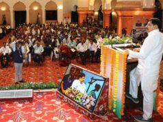 मुख्यमंत्री डॉ. यादव ने राज्य स्तरीय समारोह में 15 बुनकरों और शिल्पियों को किया पुरस्कृत और सम्मानित
