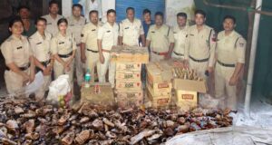 सागर शराब कांड में बड़ा खुलासा, आरोपी की निशानदेही पर खुदाई में मिली 26 पेटी शराब; 1128 जले क्वार्टर जब्त