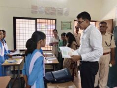 कलेक्टर ने विद्यार्थियों से संवाद करते हुए अच्छी शिक्षा ग्रहण करने दी सीख