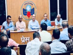 ‘विद्यार्थी देश सेवा कर रहे, हम रोटी के लिए तरस रहे’, पेंशन बहाली की मांग को लेकर प्राध्यापकों का विरोध