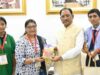 रायपुर में CM साय से मिले प्रतिभावान विद्यार्थी, राष्ट्रपति भवन की मुलाकात के अनुभव किए साझा