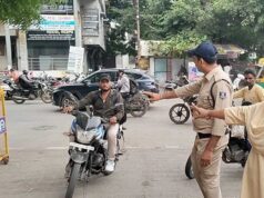 इंदौर कलेक्टर का बड़ा एक्शन! बिना हेलमेट पहुंचे कर्मचारियों को लौटाया वापस, सुरक्षा नियमों पर सख्ती