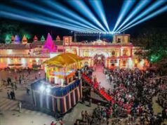 बस्तर दशहरा की अनूठी परंपरा बरकरार, फूल रथ की परिक्रमा ने बढ़ाई उत्सव की रौनक