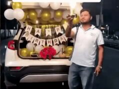 बीच सड़क पर पटाखे फोड़कर मनाया जन्मदिन, CG के नायब तहसीलदार का वीडियो चर्चा में