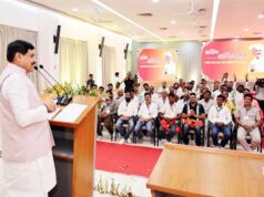 मुख्यमंत्री डॉ. यादव का नागरिकों और जनप्रतिनिधियों ने अभिनंदन कर विकास योजनाओं के लिए माना आभार
