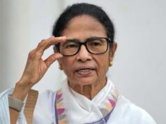 चाकू लेकर पहुंची महिला पर आरोप, सांसद डोला सेन ने की शिकायत