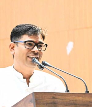 oP_cHOUDRY_01.jpg