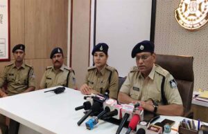ग्राम कलमोड़ा के दुर्गम एवं पहाड़ी क्षेत्र में कपास की फसल के बीच हो रही थी अवैध खेती